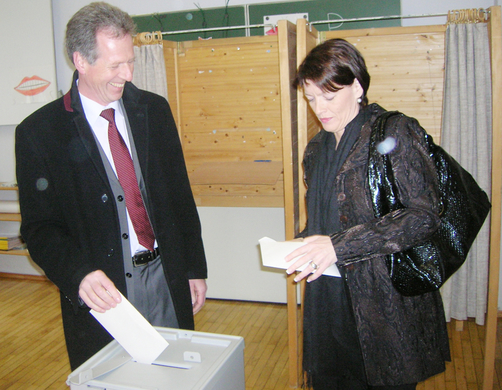 Wahl1Bgm_jpg-1268570294