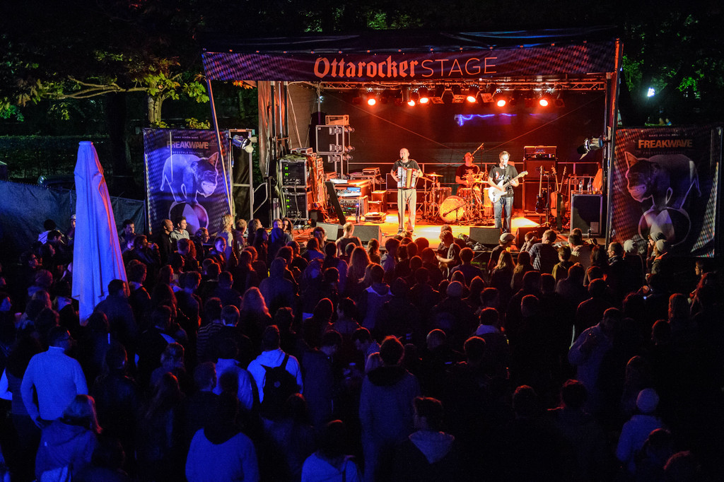 Outdoorbuehne_BY_MATTHIAS_RHOMBERG_jpg-1377593201