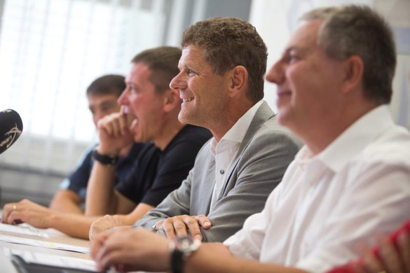 file6blnl4zn0sy12uu99kdc_jpg-1377809768