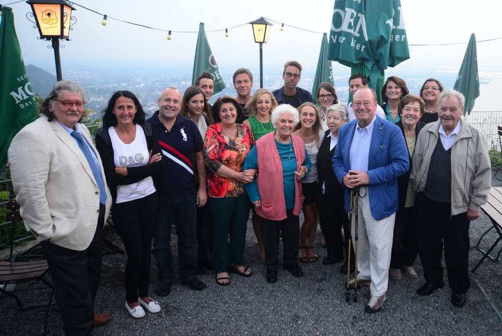 oma_90er_gruppe02_jpg-1377947014