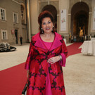 Neumayr - Festspielprotokollchefin Suzanne Harf.JPG