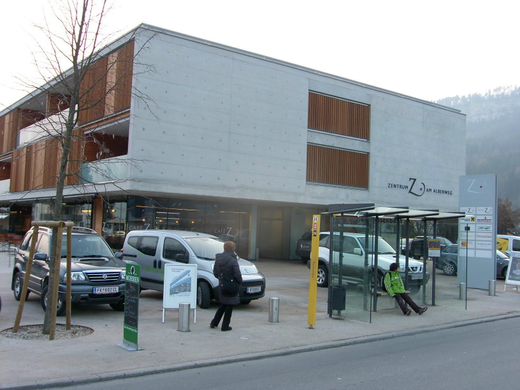sm_tito_2010_zentrum02_JPG-1268588188