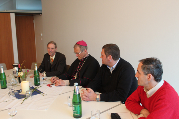 Bischof Visitation Gespaeche 2010 _1__jpg-1268595914