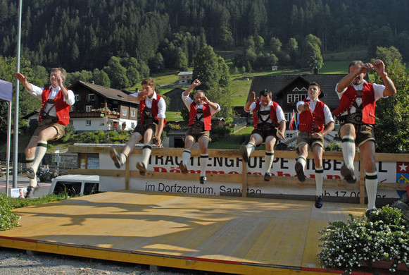 _c_ Gerhard Scopoli - Trachtengruppe Silbertal - 013_jpg-1378462033