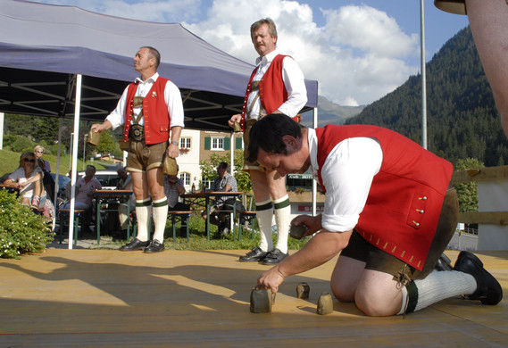 _c_ Gerhard Scopoli - Trachtengruppe Silbertal - 023_jpg-1378462049