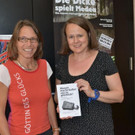 53 Juliane Alton _IG Kultur_ und Sabine Benzer _TaS_ bei der Buchpr__sentation_JPG-1378577262