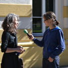 38 Radio-Workshopteilnehmerin Anna interviewt K__nstlerin Moniek Smeets_JPG-1378577773