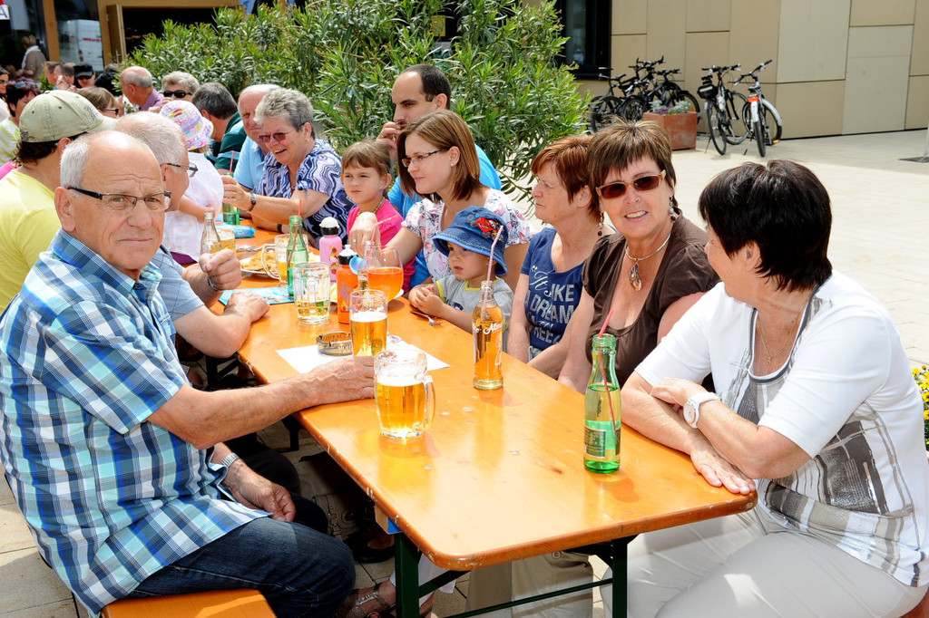 DorfMitte-Fr__hschoppen006.JPG