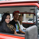 07 Nadine _15_ mit den Jugendarbeitern Thomas und Marie im OJAF-Bus_JPG-1378975166