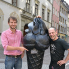 18 Hannes Wolf _Stadtmarketing_ und Eissalon-Besitzer Marco Zanzotto_JPG-1378975533