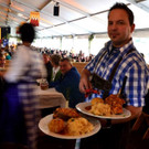 Patrick von der Weinstube Frastanz mit kulinarischen Bockbier-Köstlichkeiten