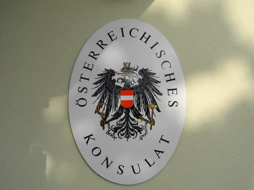 B 2_JPG-1379260713