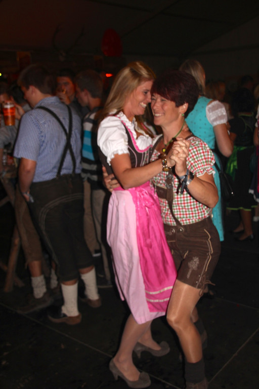 BK_3SchwesternClubbing_2013 10_jpg-1379273398