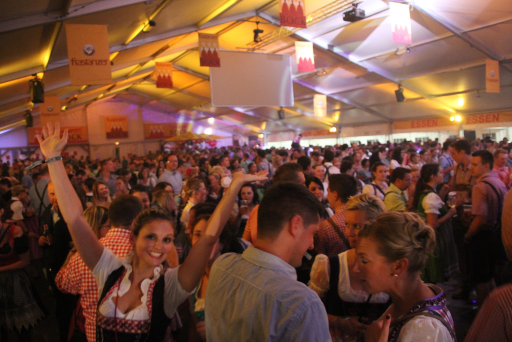 BK_3SchwesternClubbing_2013 18_jpg-1379273502
