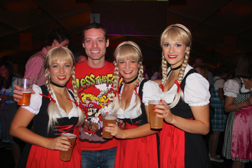 BK_3SchwesternClubbing_2013 24_jpg-1379273592