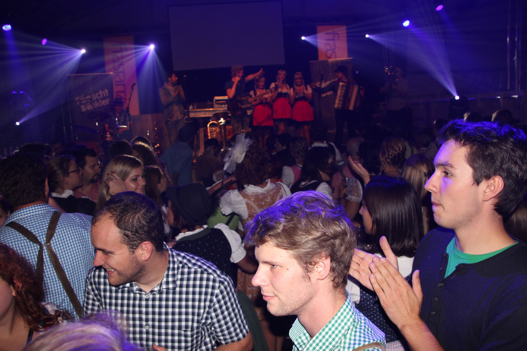 BK_3SchwesternClubbing_2013 25_jpg-1379273609