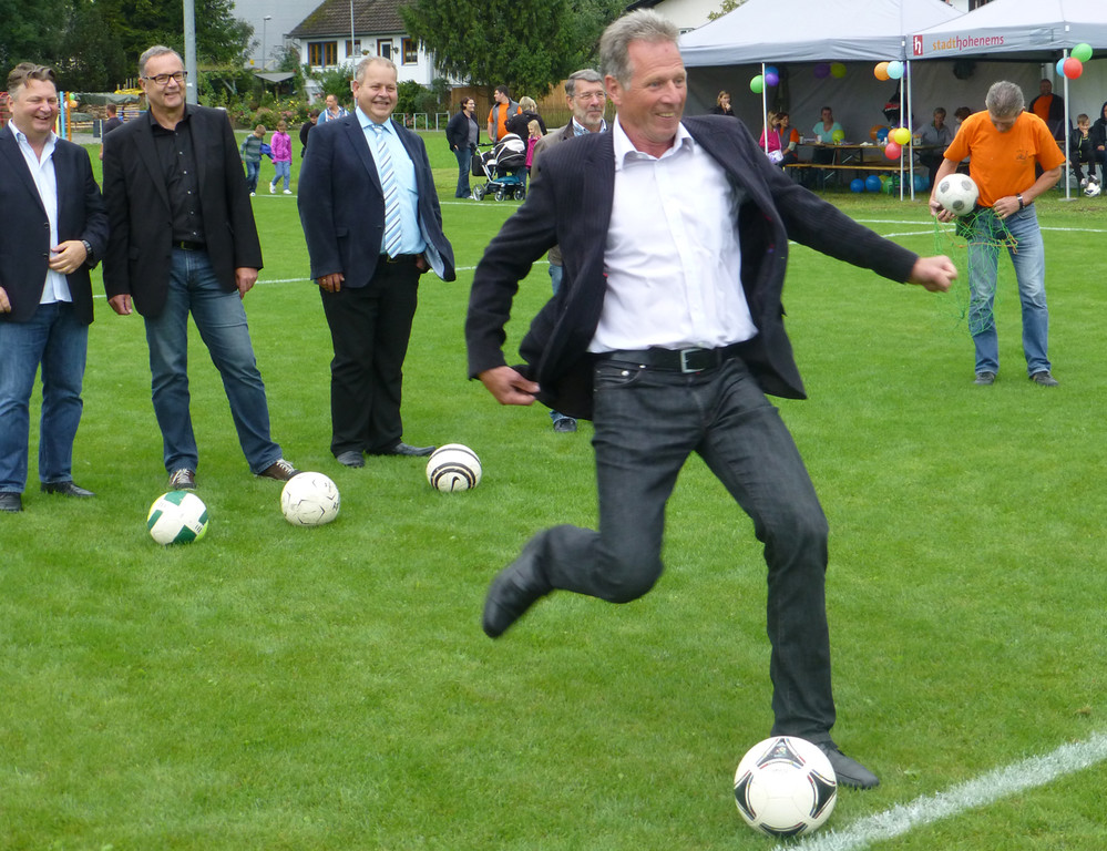Platz10Ankick-Bgm_jpg-1379323778