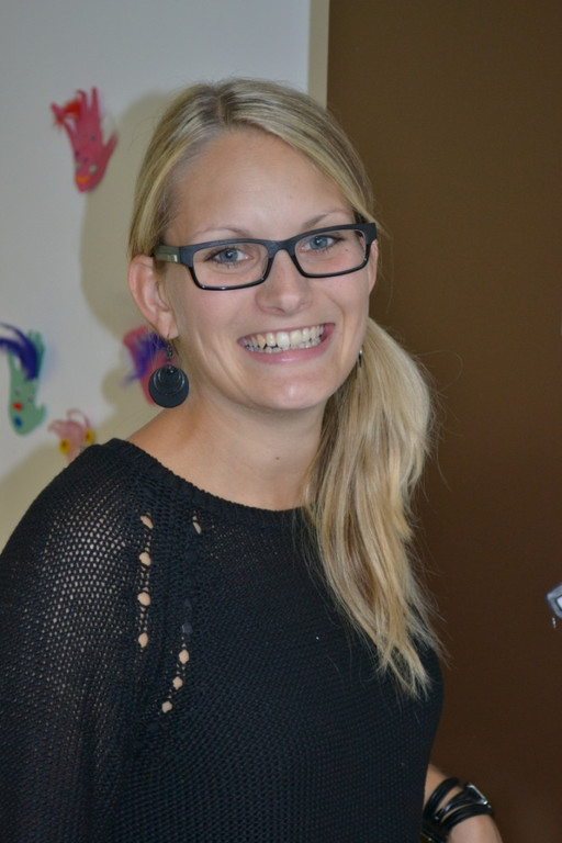 04 Klassenlehrerin Simone Bertsch _1b_ erkl__rt_ dass die Sch__ler-Lehrer-Beziehung in der Ganztagsklasse nicht mehr nur auf Lei