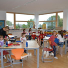 28 Schulalltag in der Mama-Muh-Klasse_ der 1b der Volksschule Oberau_JPG-1379596678