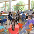 52 Schulalltag in der Drache-Kokosnuss-Klasse_ der 2b der Volksschule Oberau_JPG-1379596964