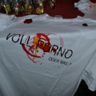 022 Die T-Shirts waren um 10 Euro k__uflich zu erwerben_JPG-1379597512
