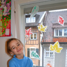 11 Wenn die Herbstsonne durchs Fenster scheint_ leuchten die Bl__tter besonders sch__n_JPG-1379597915