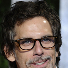 Was ist da passiert? Ben Stiller mit dunkler Mähne und grauem Bart