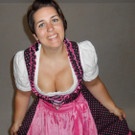 Sexy Dekolettés aus Vorarlberg im Dirndl-Look