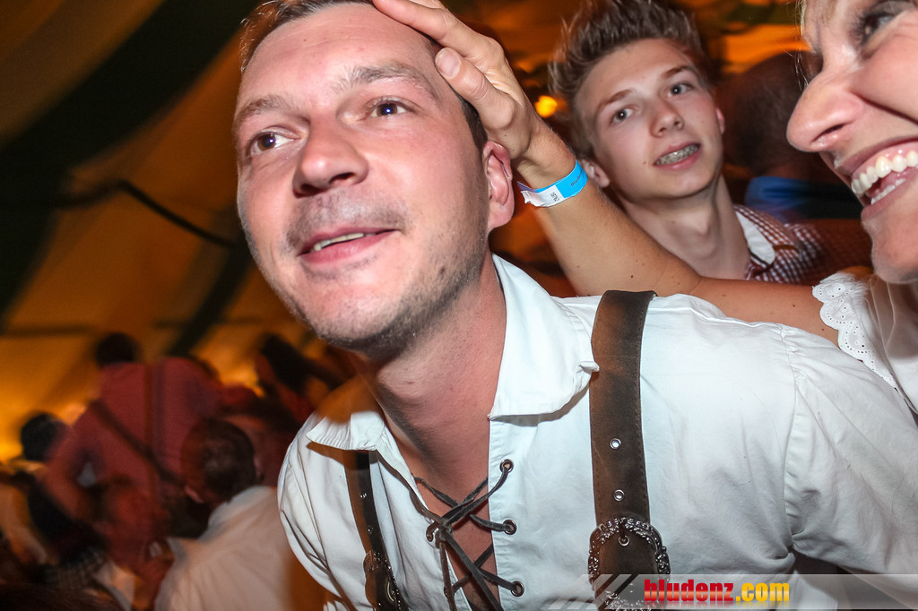 13179147.jpg