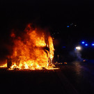 Pkw auf der A2 bei Wiener Neudorf in Vollbrand