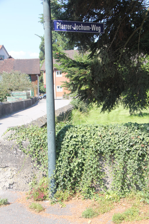 Pfarrer-Jochum-Weg_1_jpg-1380461175