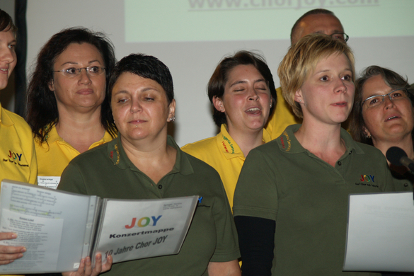 JOY 5Ems singt03_jpg-1268993609