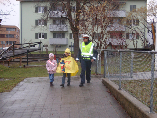 Polizei Kindergarten Gartenstrasse 2010 _19__JPG-1269000433