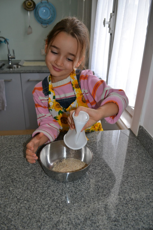 02 Gib die geriebenen Mandeln____JPG-1380742046