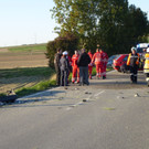 Schwerer Unfall auf der L27 in NÖ: Pkw landet im Straßengraben