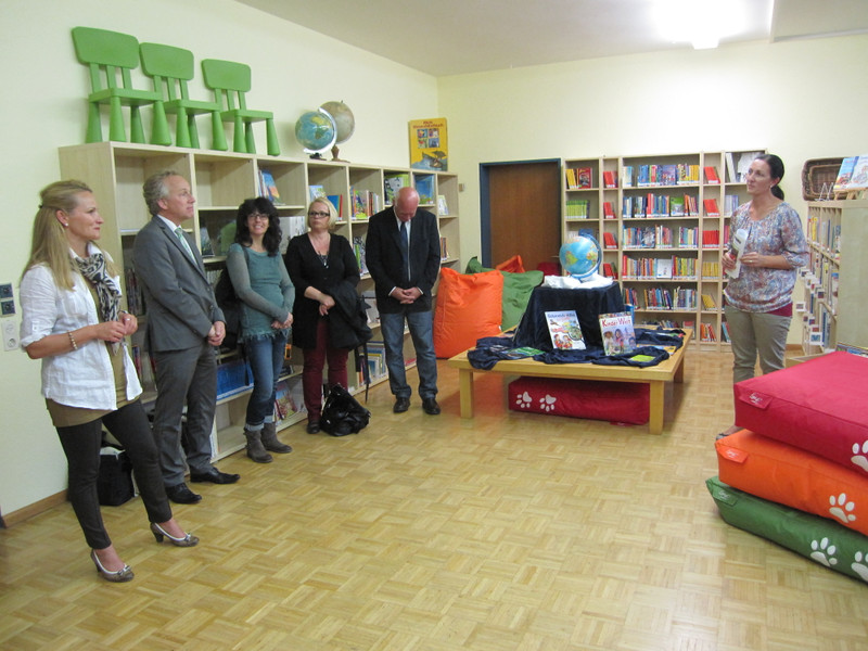 Bibliothek_Ero__ffnung 014_JPG-1380996830