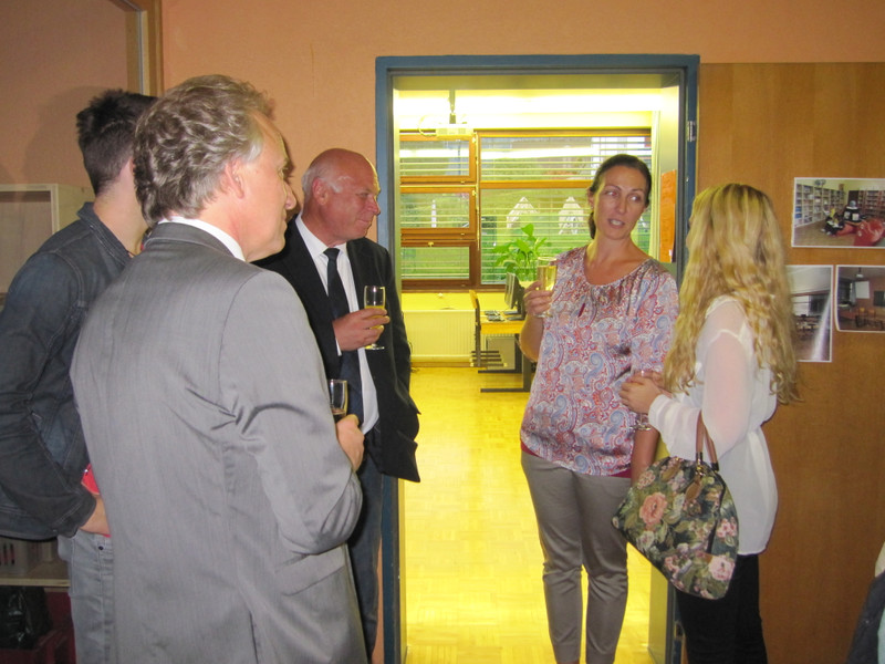 Bibliothek_Ero__ffnung 023_JPG-1380996906