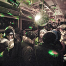 Ein großartiges Erlebnis nicht nur für die Augen: Bekannte DJs ergänzen die „cineastic gondolas“ mit frischem Sound