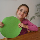 04 Zeichne dir eine Spirale auf den gro__en Papierkreis__JPG-1381597882