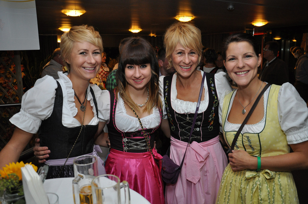 dirndl2_jpg-1381598815