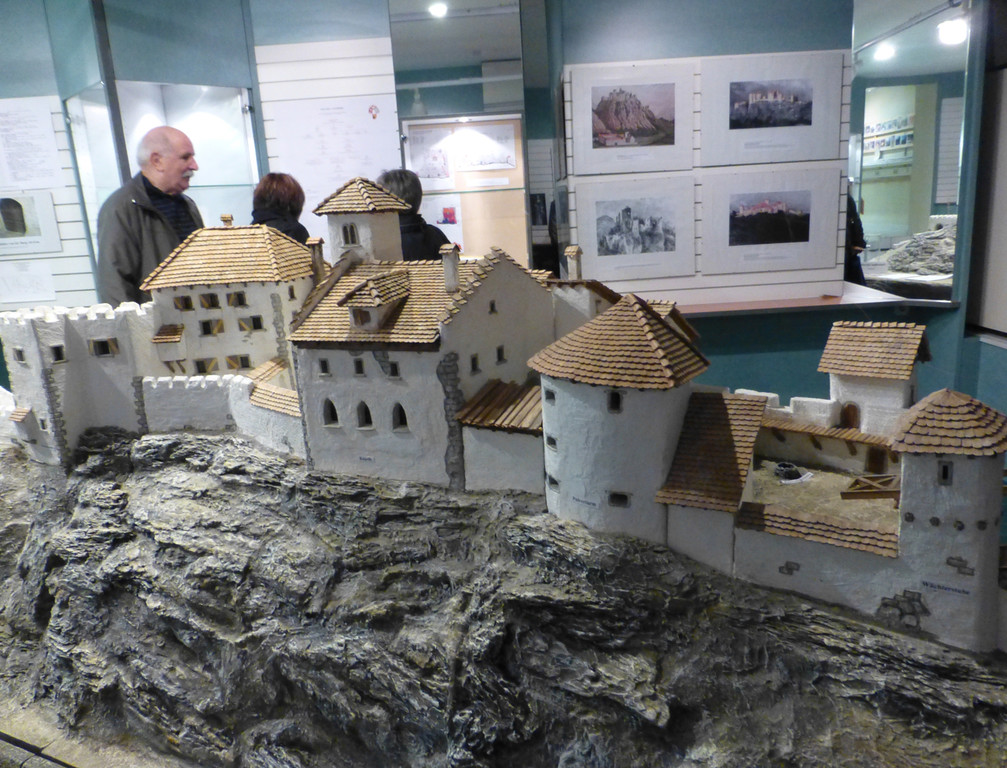 Zeit6Burg_jpg-1381667320