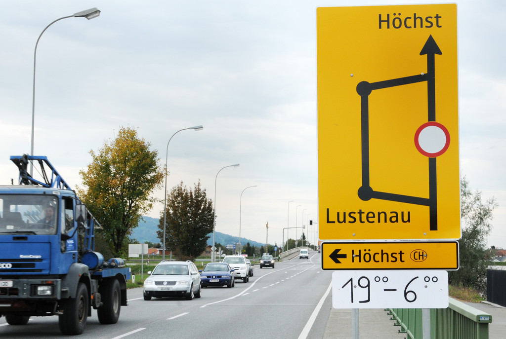 Rheinbr__cke gesperrt 15-10-2013 8_jpg-1381843755