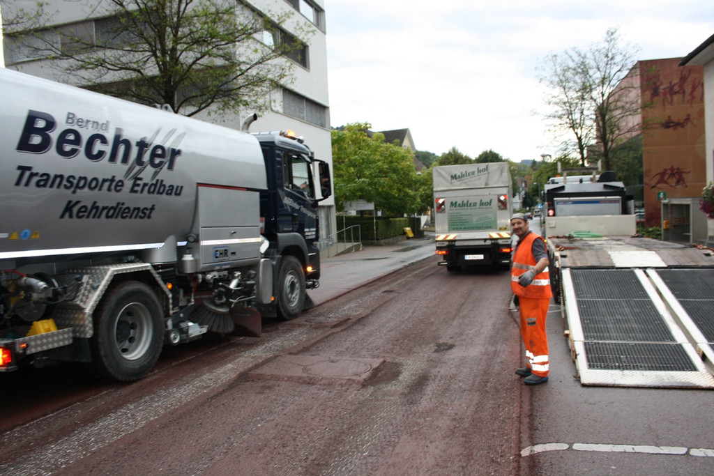 Roter Platz Asphaltierung 2013 _3__jpg-1382127886