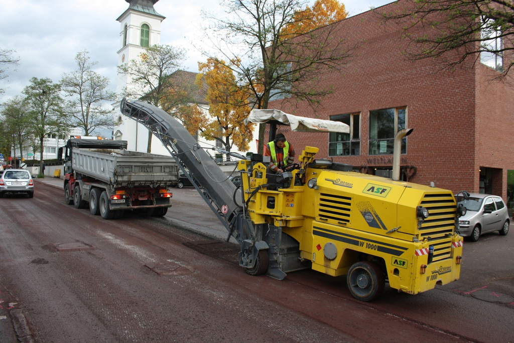 Roter Platz Asphaltierung 2013 _9__jpg-1382127924