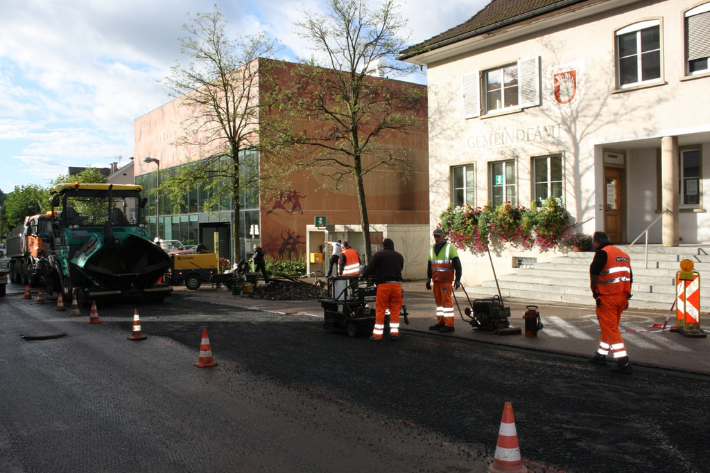 Roter Platz Asphaltierung 2013 _21__jpg-1382127989