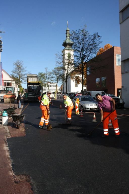 Roter Platz Asphaltierung 2013 _23__jpg-1382128000