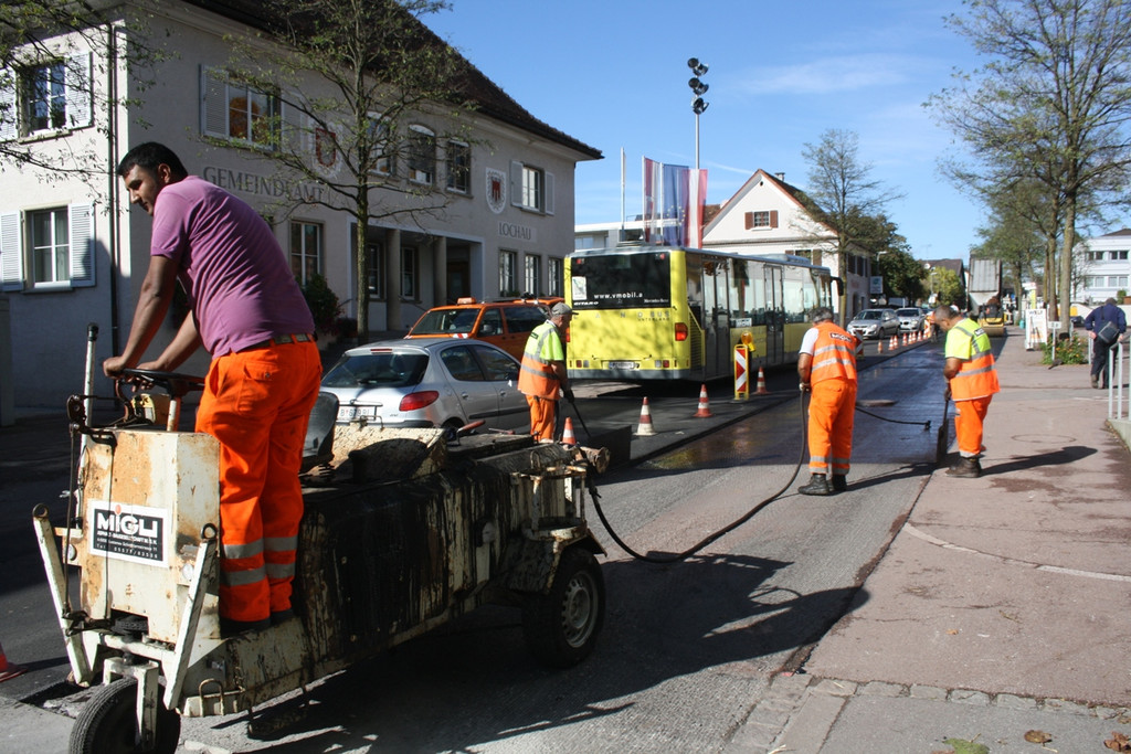 Roter Platz Asphaltierung 2013 _25__jpg-1382128012