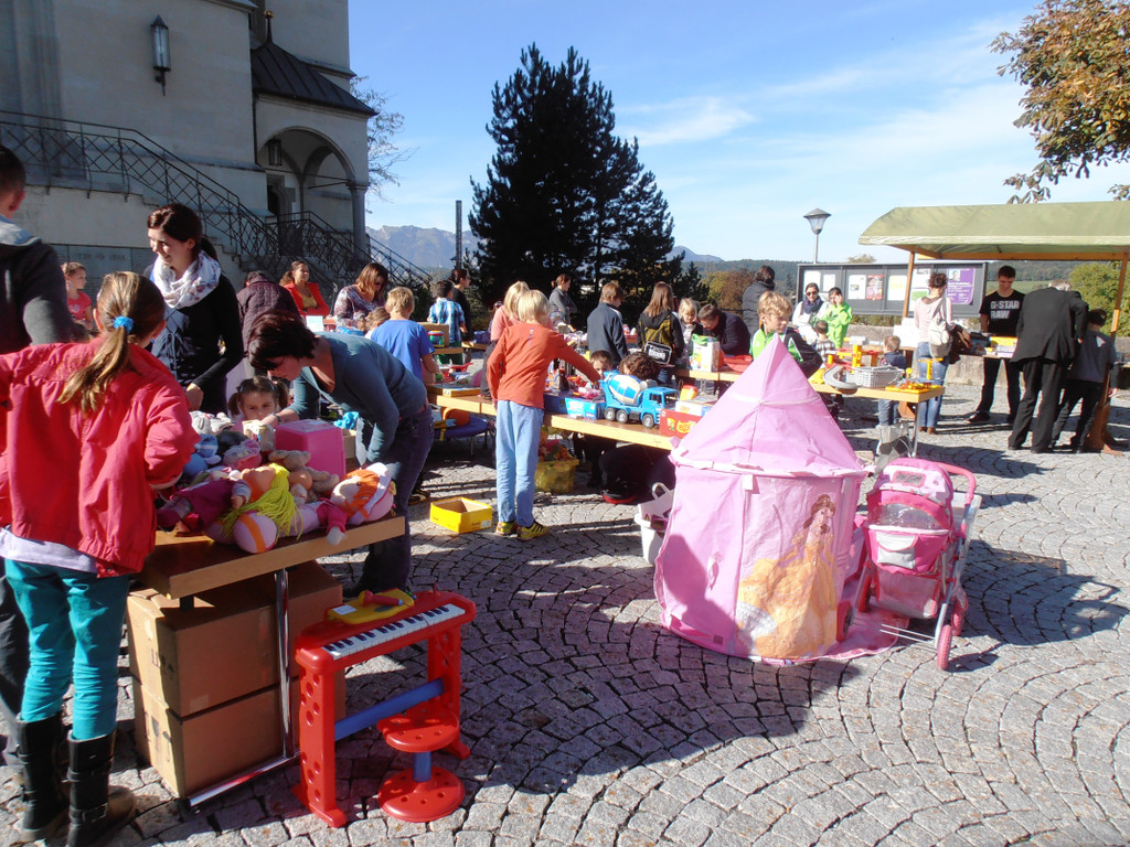 Kinderflohmarkt02_jpg-1382174310