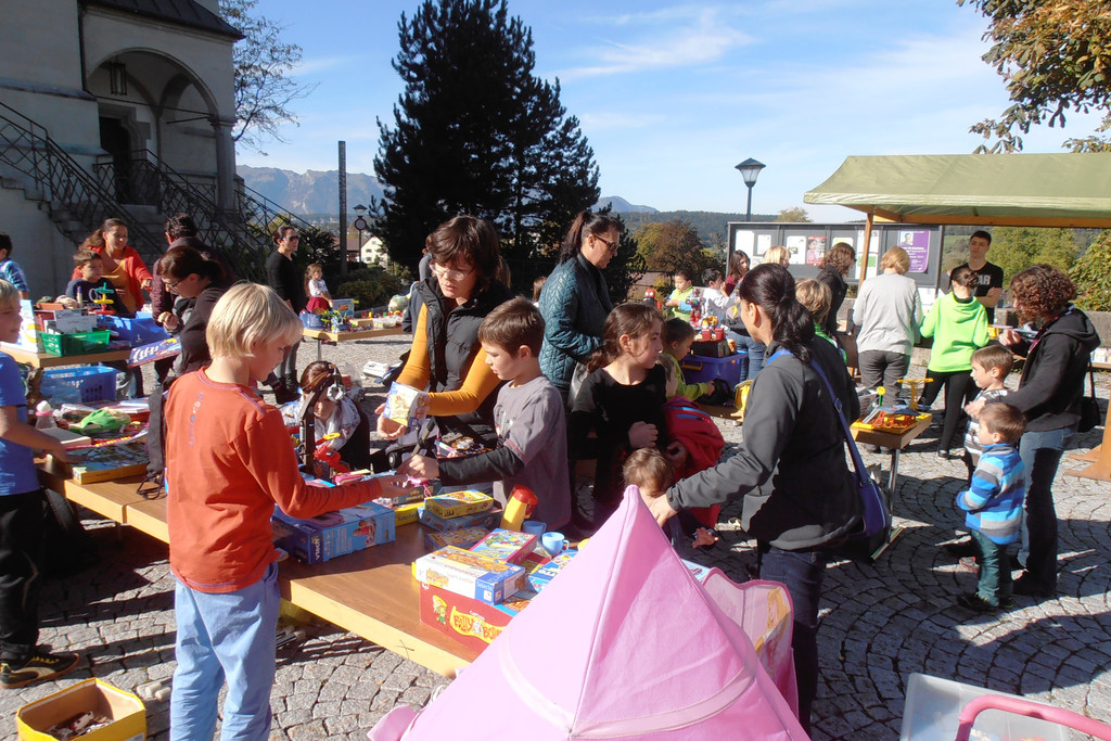 Kinderflohmarkt04_jpg-1382174361