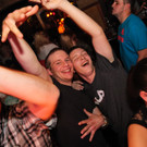 der Cpt. lädt  die Ladies ein